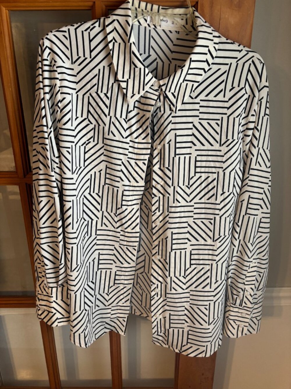 Mango Women long-sleeved blouse black/white SZ: 14